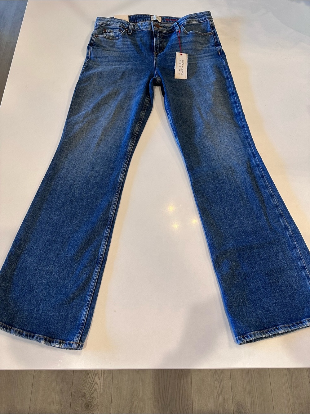 ALOL105 - Alice + Olivia Jeans Size 32 Dirty Business Wide Leg NWT